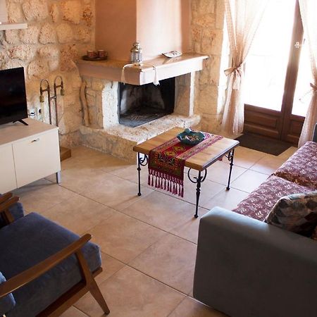 Helen'S Stone House Apartment Siviri Exterior foto