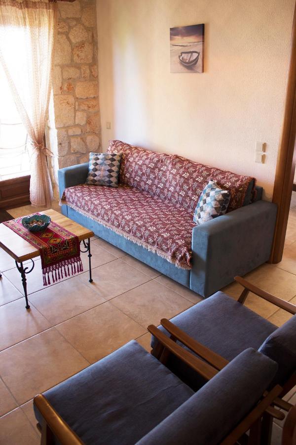 Helen'S Stone House Apartment Siviri Exterior foto