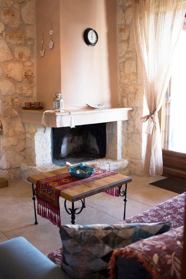 Helen'S Stone House Apartment Siviri Exterior foto
