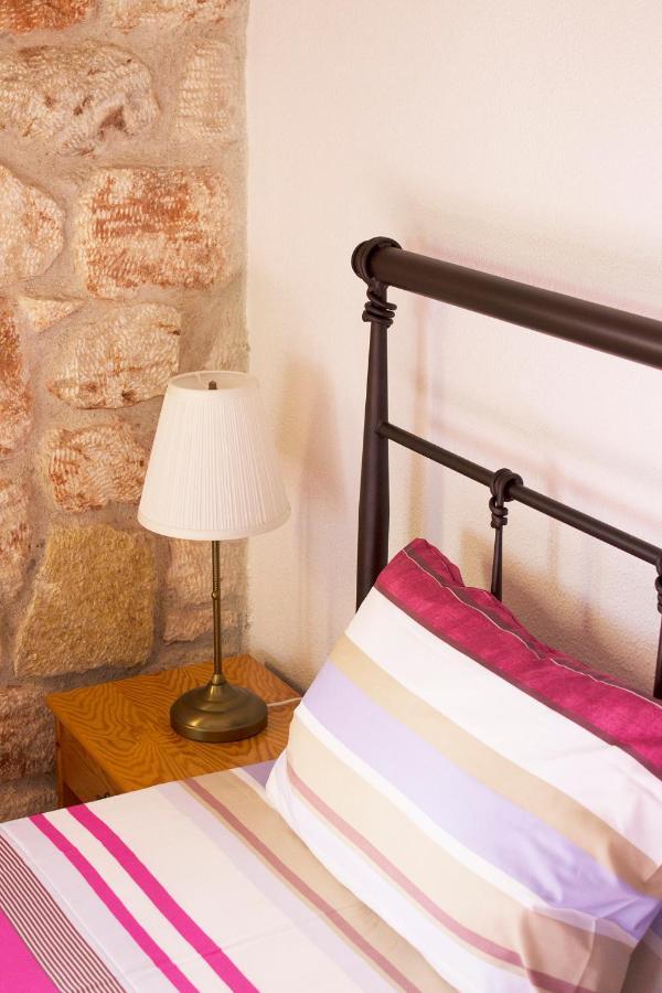 Helen'S Stone House Apartment Siviri Exterior foto