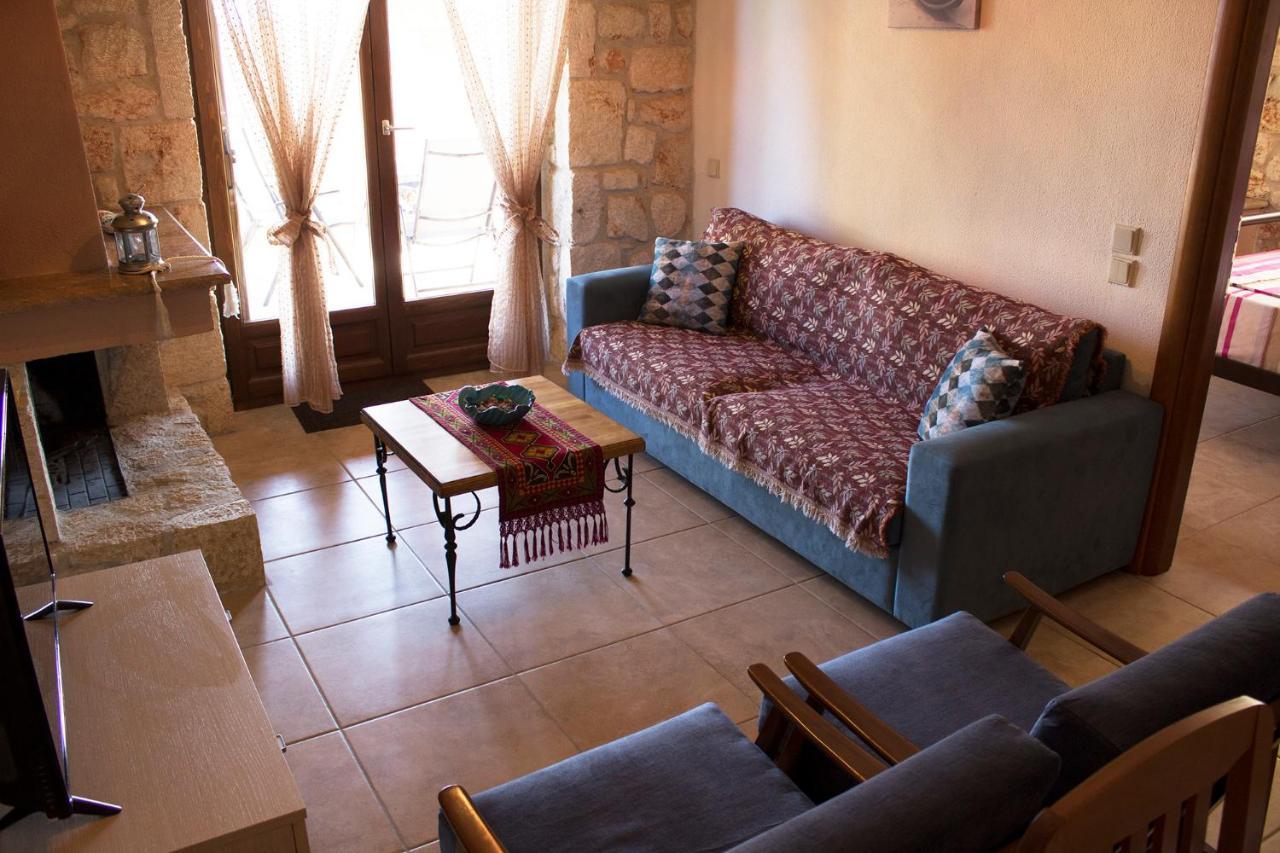 Helen'S Stone House Apartment Siviri Exterior foto