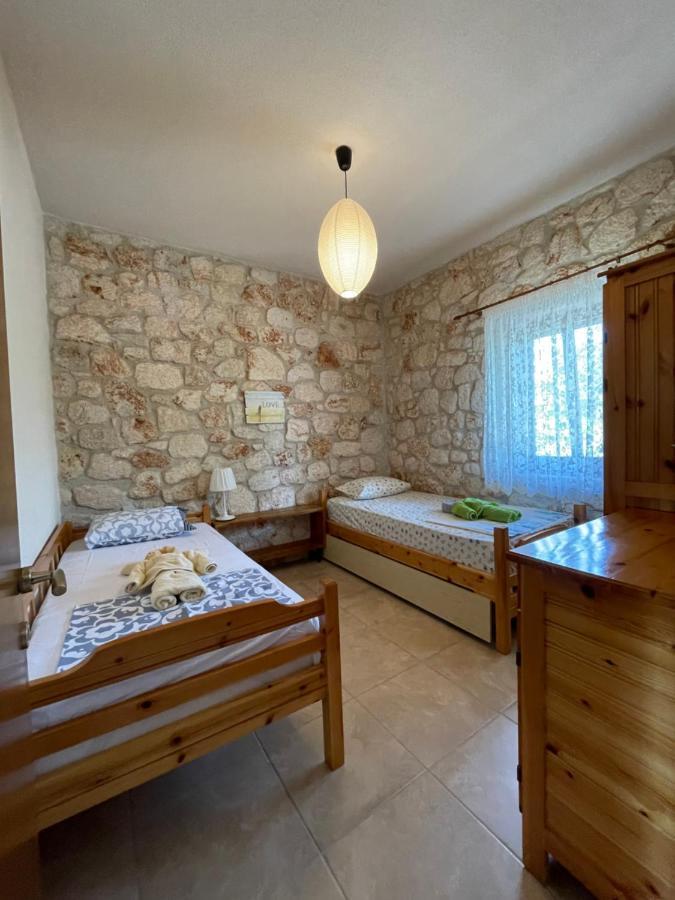 Helen'S Stone House Apartment Siviri Exterior foto