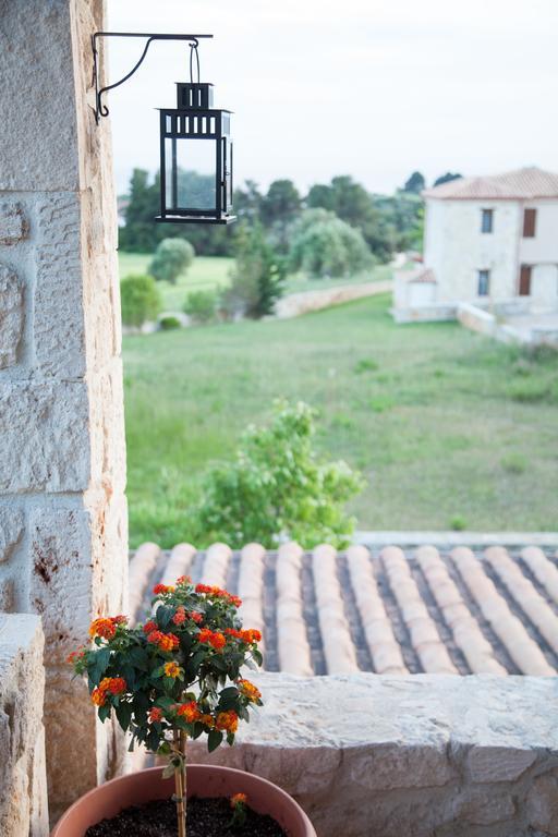 Helen'S Stone House Apartment Siviri Exterior foto