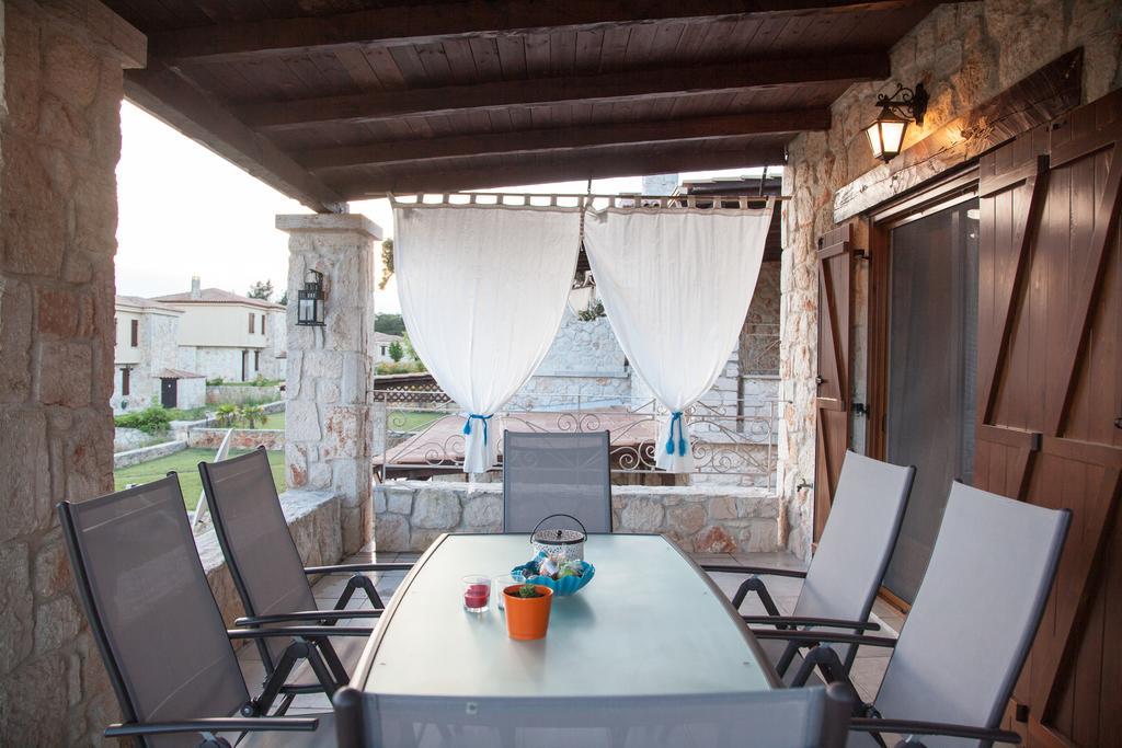 Helen'S Stone House Apartment Siviri Exterior foto