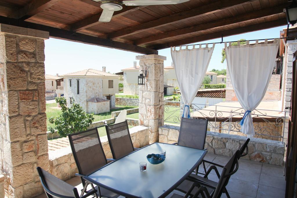 Helen'S Stone House Apartment Siviri Exterior foto